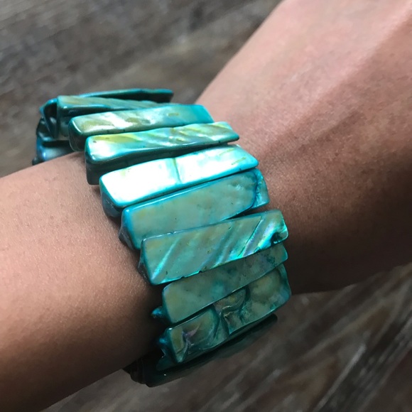 Shell Beaded Bracelet - Picture 3 of 3